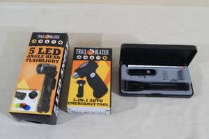 lot 18 image: Flashlights and Emergency Tool