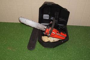 lot 19 image: Vintage Craftsman Gas Chain Saw in Case - 2.3HP14