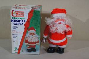 lot 126 image: Vintage Santas Workshop Electronic Musical Santa