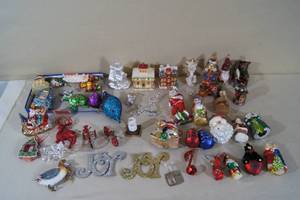 lot 128 image: Assorted Christmas Ornaments