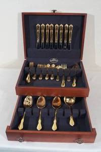 lot 149 image: Reed & Barton Gold Tone Flatware Set - Service for 8