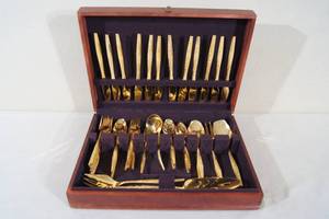 lot 150 image: Gold Tone Flatware Set - Service for 12
