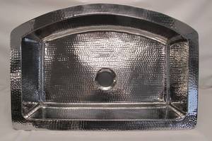 lot 556 image: Handcrafted Hammered Stainless Steel - Convex Rounded Farmhouse Sink - 33
