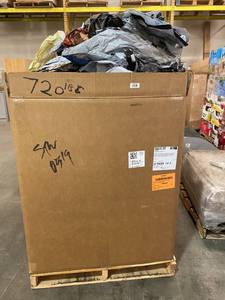 lot 558 image: Gaylord Pallet of UntestedUnchecked Loose PE Vinyl Lightweight Billboard Tarps - 720 lbs. - AS-IS