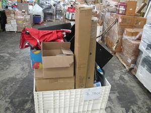 lot 512 image: Pallet of Miscellaneous Overstock Store Products and Store Returns