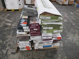 lot 515 image: Pallet of Miscellaneous Low Quantity Flooring - SOLD AS-IS