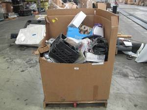 lot 536 image: Pallet of Miscellaneous Overstock Store Products and Store Returns