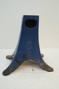 lot 17 image: anvil stand