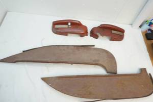 lot 44 image: Antique Ford automotive parts