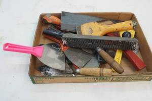 lot 60 image: scrapers and putty knives