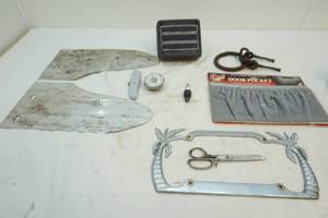 lot 82 image: automotive items