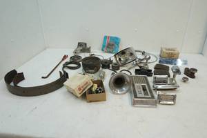 lot 115 image: vintage car parts