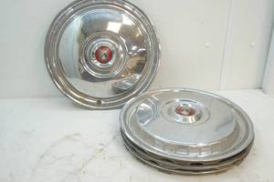 lot 135 image: hub caps
