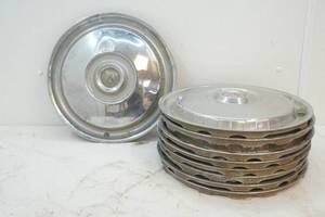 lot 136 image: hub caps