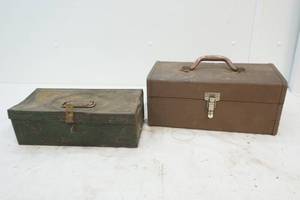 lot 142 image: metal tool box ,dremel supplies,hardware