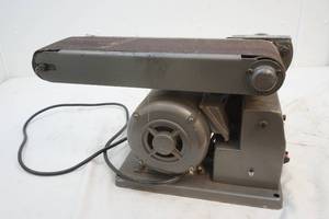 lot 148 image: Central Machinery belt sander
