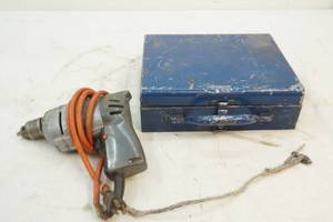 lot 150 image: Drill,Black n Decker jig saw