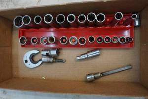 lot 176 image: sockets