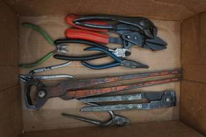 lot 185 image: pliers