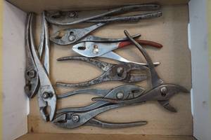lot 186 image: pliers
