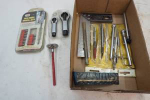 lot 190 image: drill bit finder set