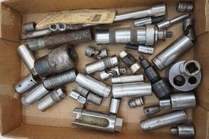 lot 193 image: sockets