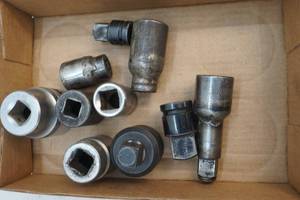 lot 194 image: sockets
