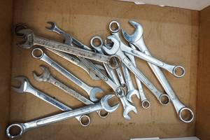 lot 200 image: wrenches