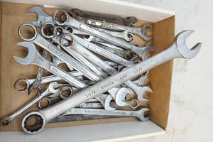 lot 210 image: wrenches
