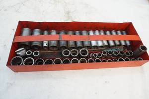 lot 214 image: sockets