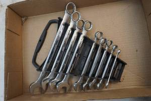 lot 256 image: metric wrenches