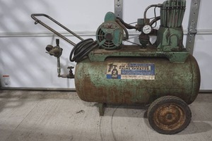 lot 266 image: air compressor
