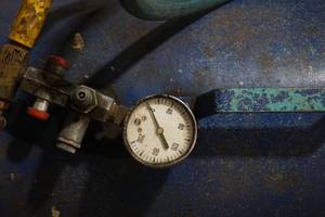 lot 277 image: air compressor