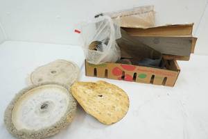 lot 284 image: sandpaper and buffers