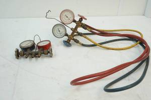 lot 288 image: pressure gauges