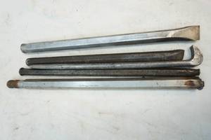 lot 319 image: pry bars