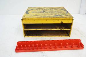 lot 323 image: socket tray