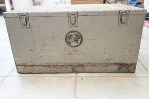 lot 327 image: tool storage container
