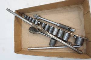 lot 330 image: sockets