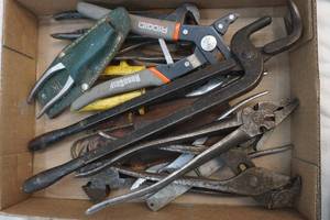 lot 336 image: pliers