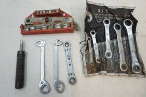 lot 353 image: ratcheting box wrenches
