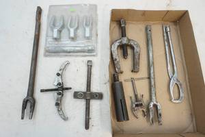 lot 362 image: pickle forks