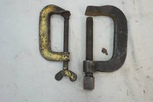 lot 364 image: clamps