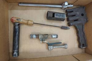 lot 366 image: socket tool