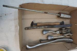 lot 377 image: pry bars