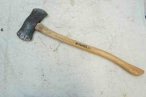 lot 381 image: axe