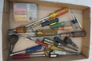 lot 386 image: assorted screwdrivers