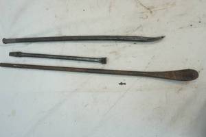 lot 391 image: tire irons