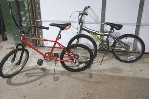 lot 417 image: bikes