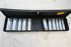 lot 427 image: Pittsburgh and Napa sockets